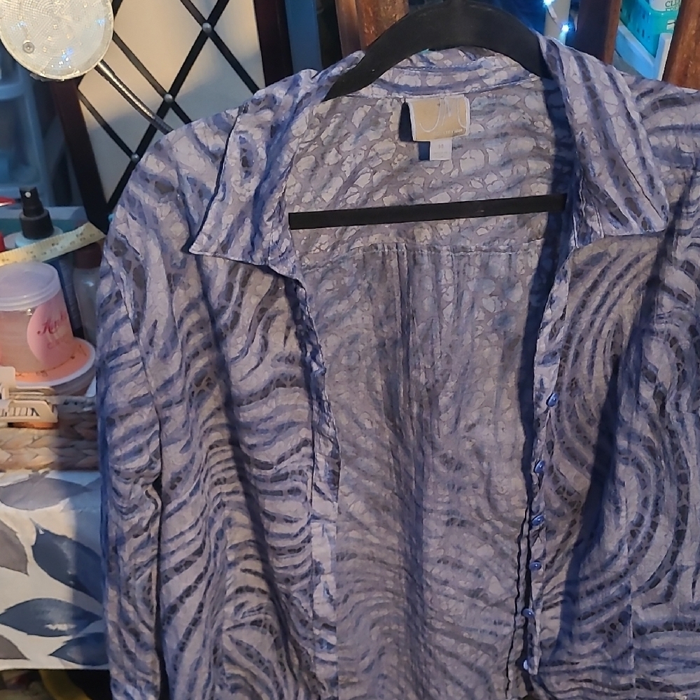 Last Call Free With Sale JM Collection Blue and Gray Swirl Shirt